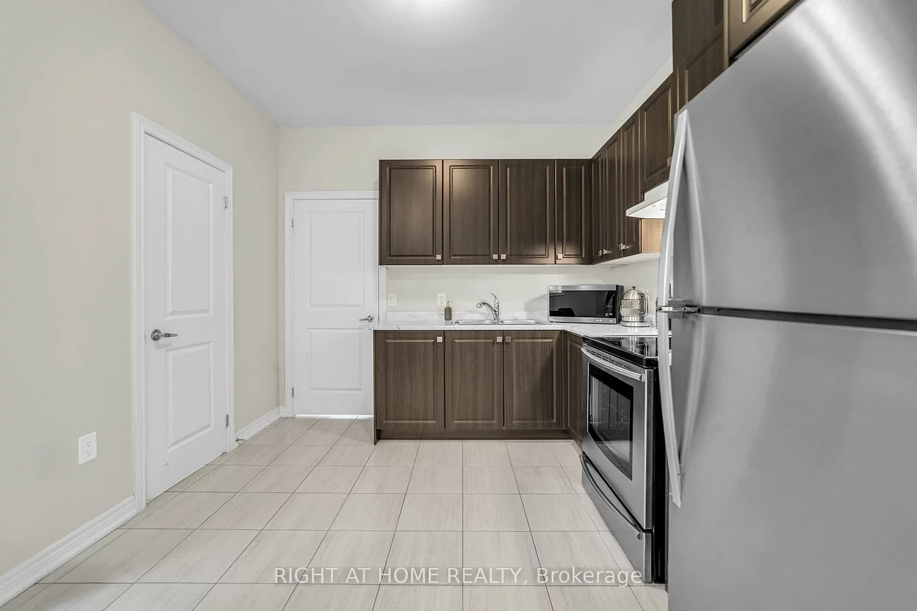 126, Blackwell, Bradford, Bradford West Gwillimbury