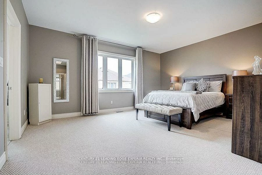 290, Inverness, Bradford, Bradford West Gwillimbury