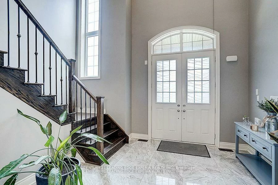 290, Inverness, Bradford, Bradford West Gwillimbury