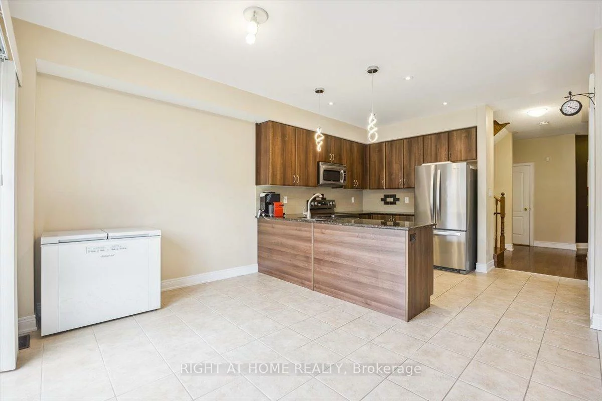 166, Gardiner, Bradford, Bradford West Gwillimbury