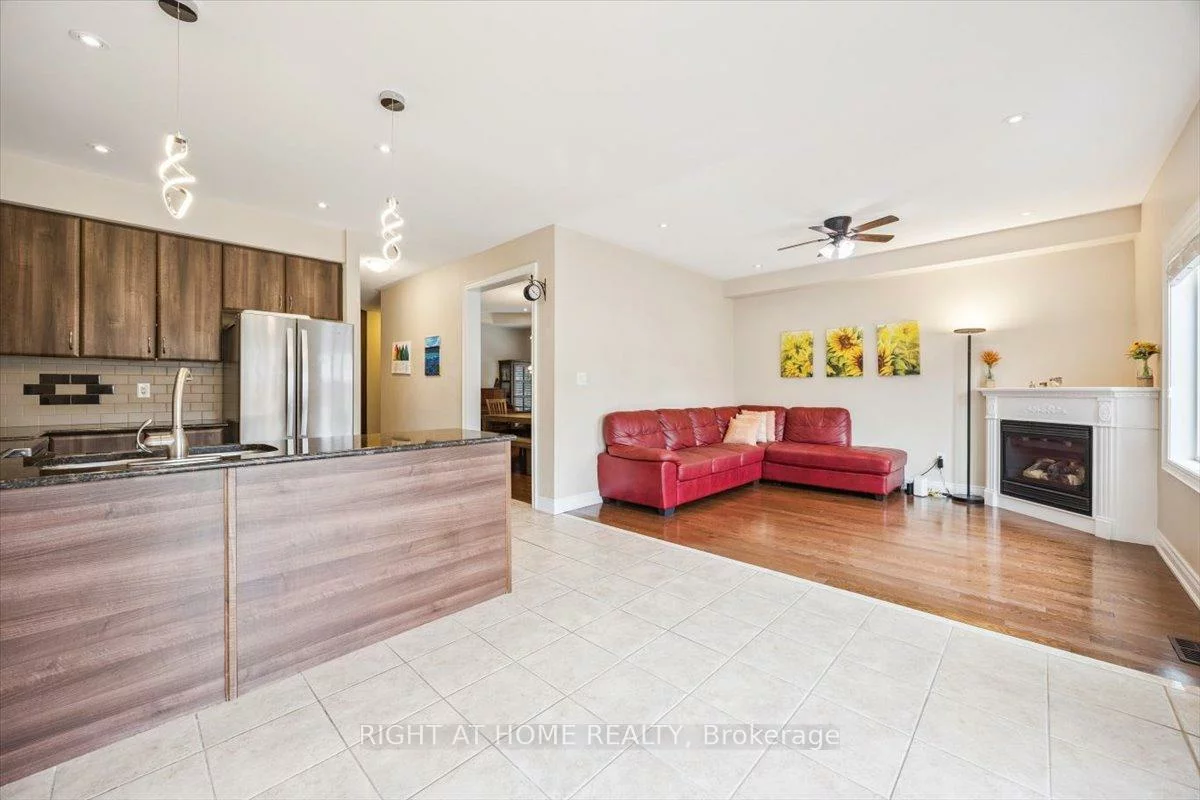 166, Gardiner, Bradford, Bradford West Gwillimbury