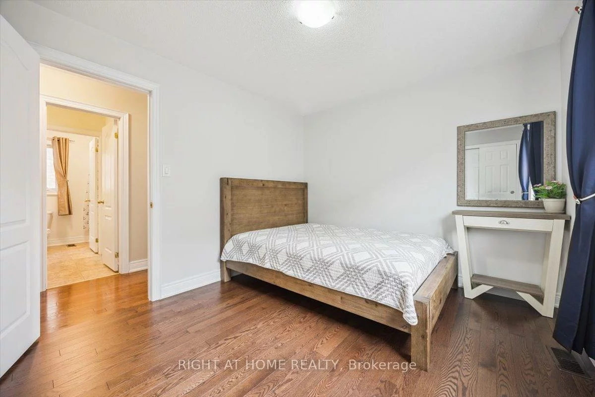 166, Gardiner, Bradford, Bradford West Gwillimbury