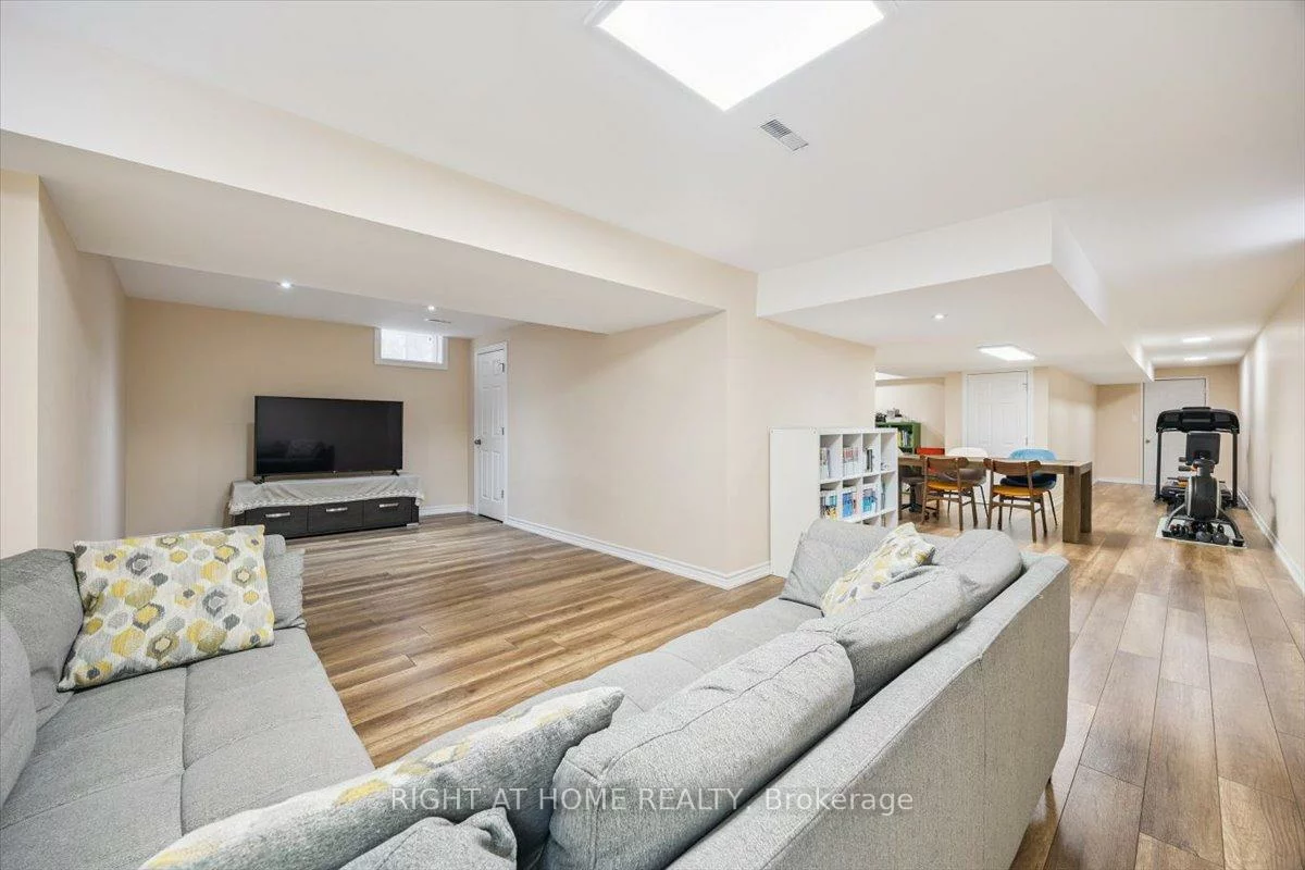 166, Gardiner, Bradford, Bradford West Gwillimbury