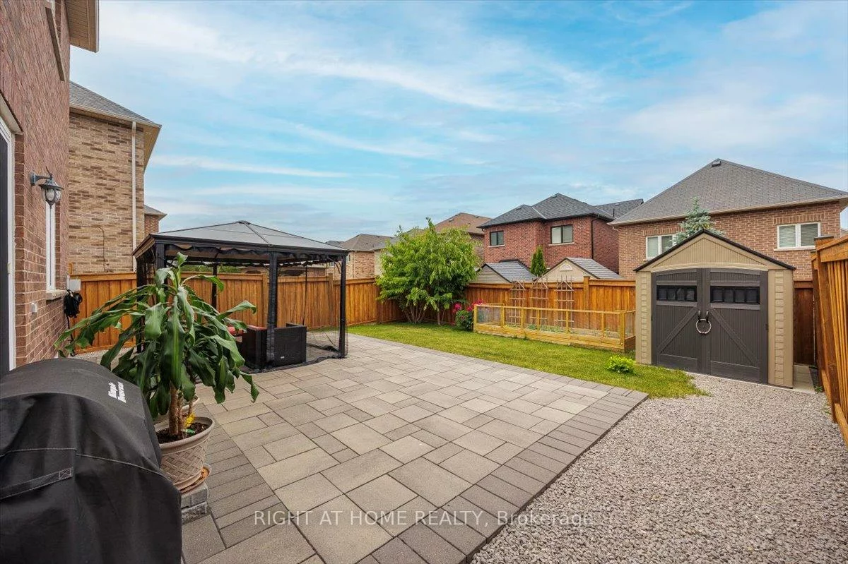 166, Gardiner, Bradford, Bradford West Gwillimbury