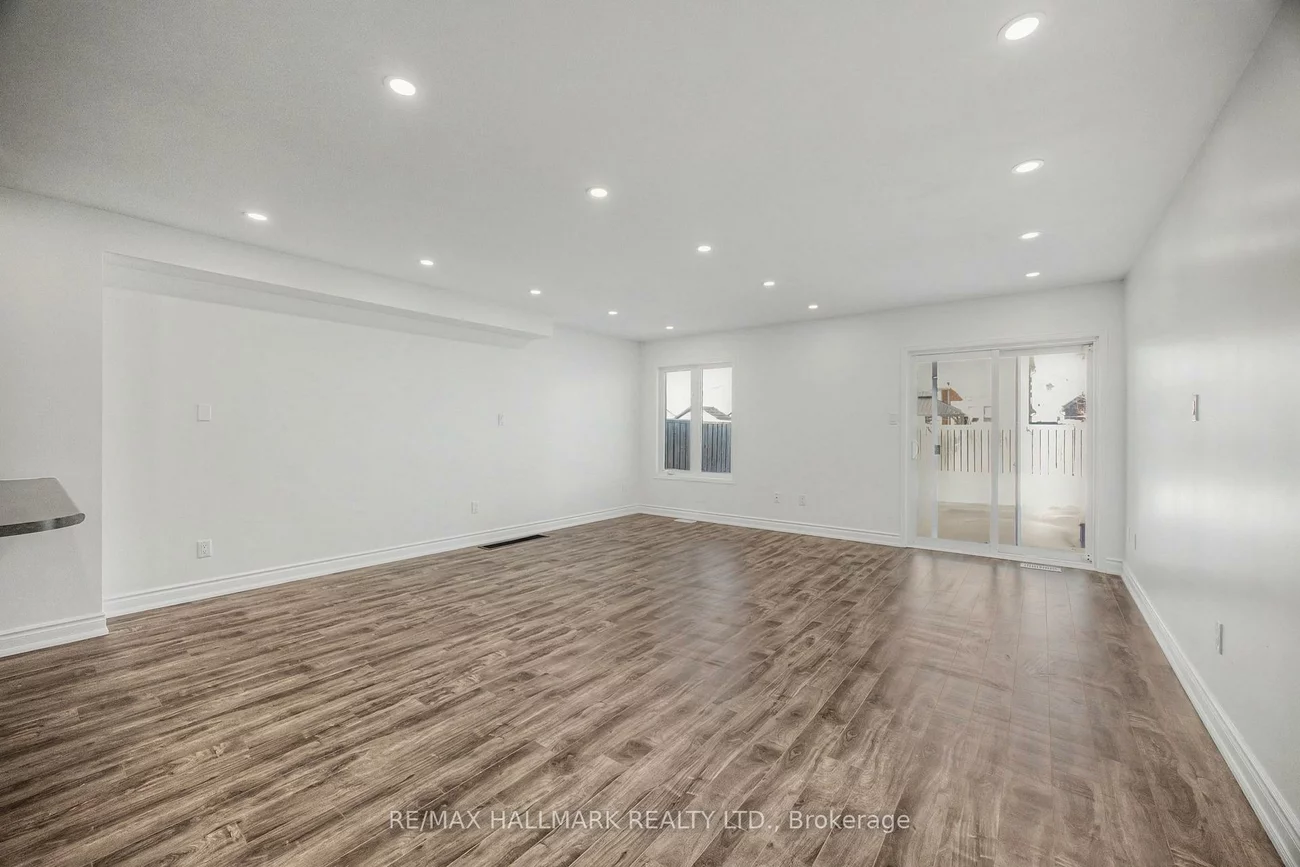 52, Acorn, Bradford, Bradford West Gwillimbury