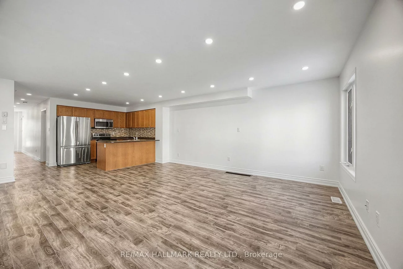 52, Acorn, Bradford, Bradford West Gwillimbury