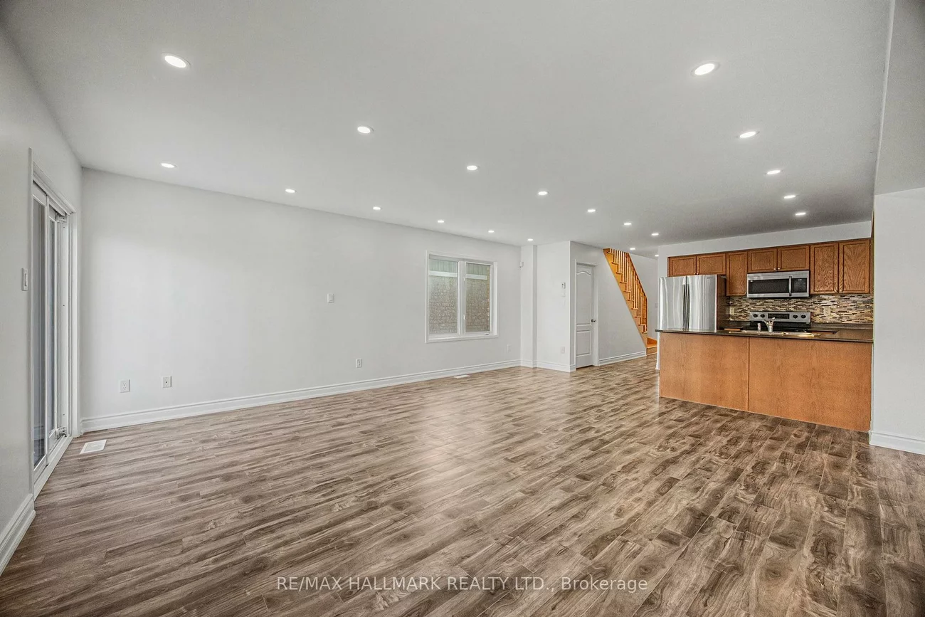 52, Acorn, Bradford, Bradford West Gwillimbury