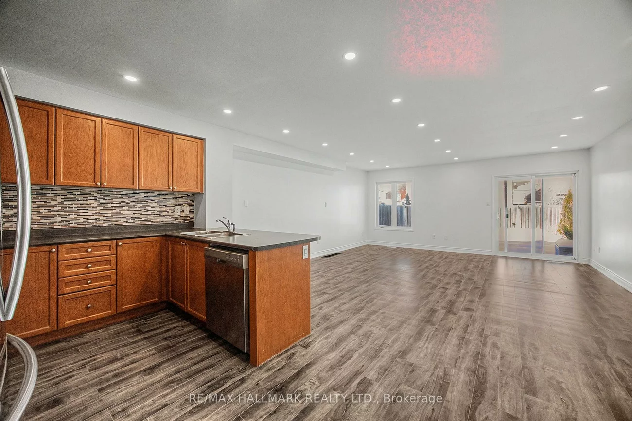 52, Acorn, Bradford, Bradford West Gwillimbury