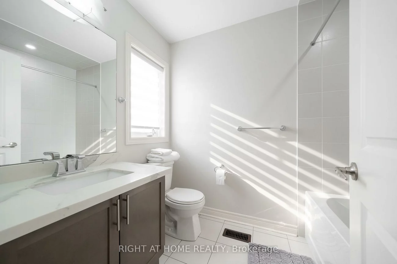 12, Tupling, Bradford, Bradford West Gwillimbury