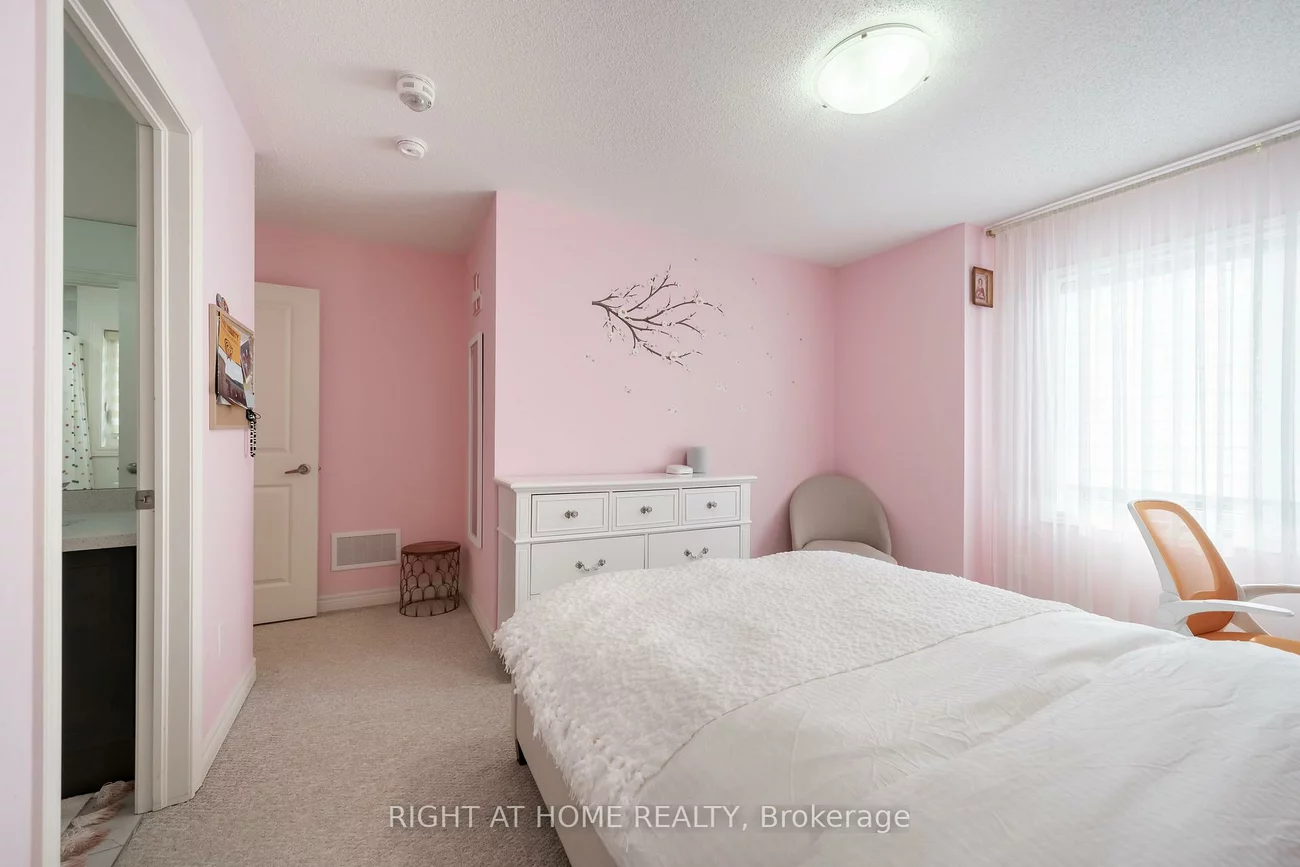 12, Tupling, Bradford, Bradford West Gwillimbury