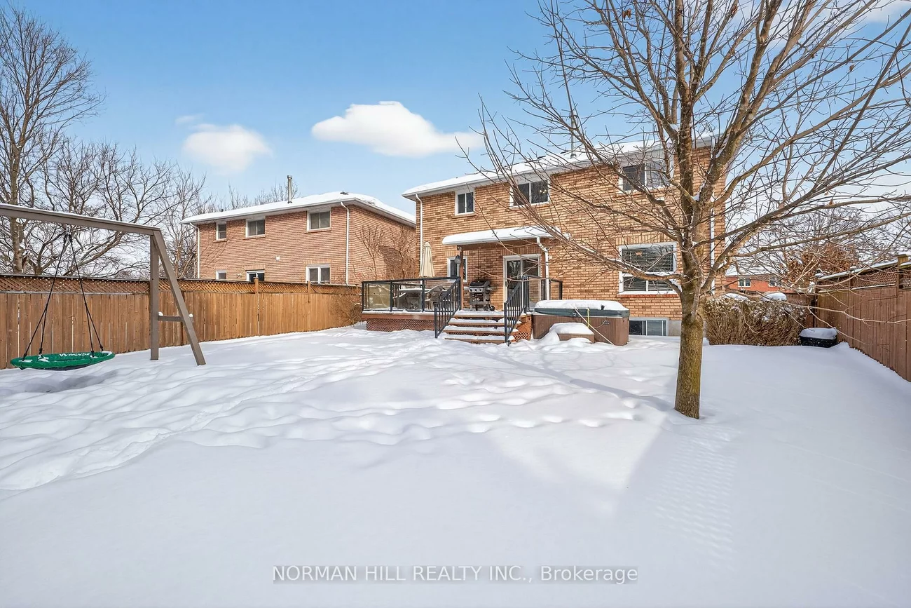 25, Buce, Bradford, Bradford West Gwillimbury