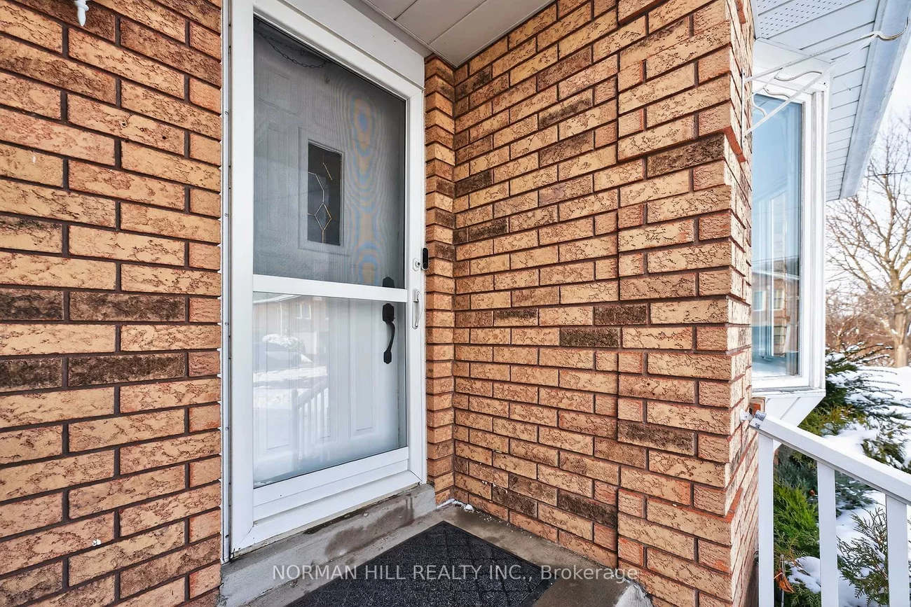 25, Buce, Bradford, Bradford West Gwillimbury