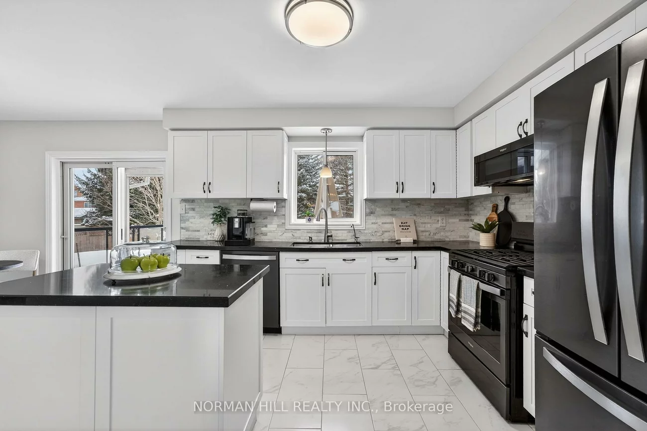 25, Buce, Bradford, Bradford West Gwillimbury