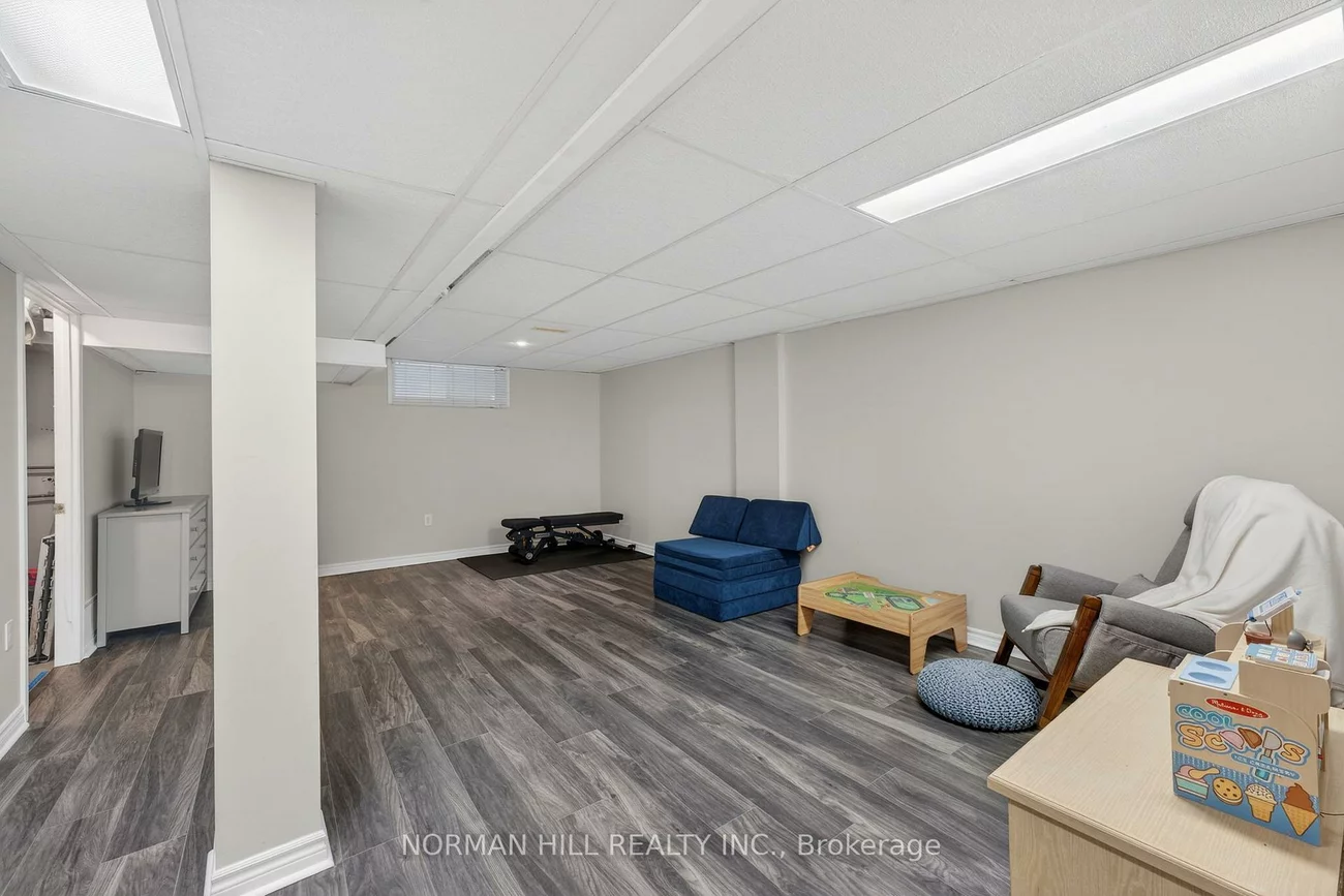 25, Buce, Bradford, Bradford West Gwillimbury