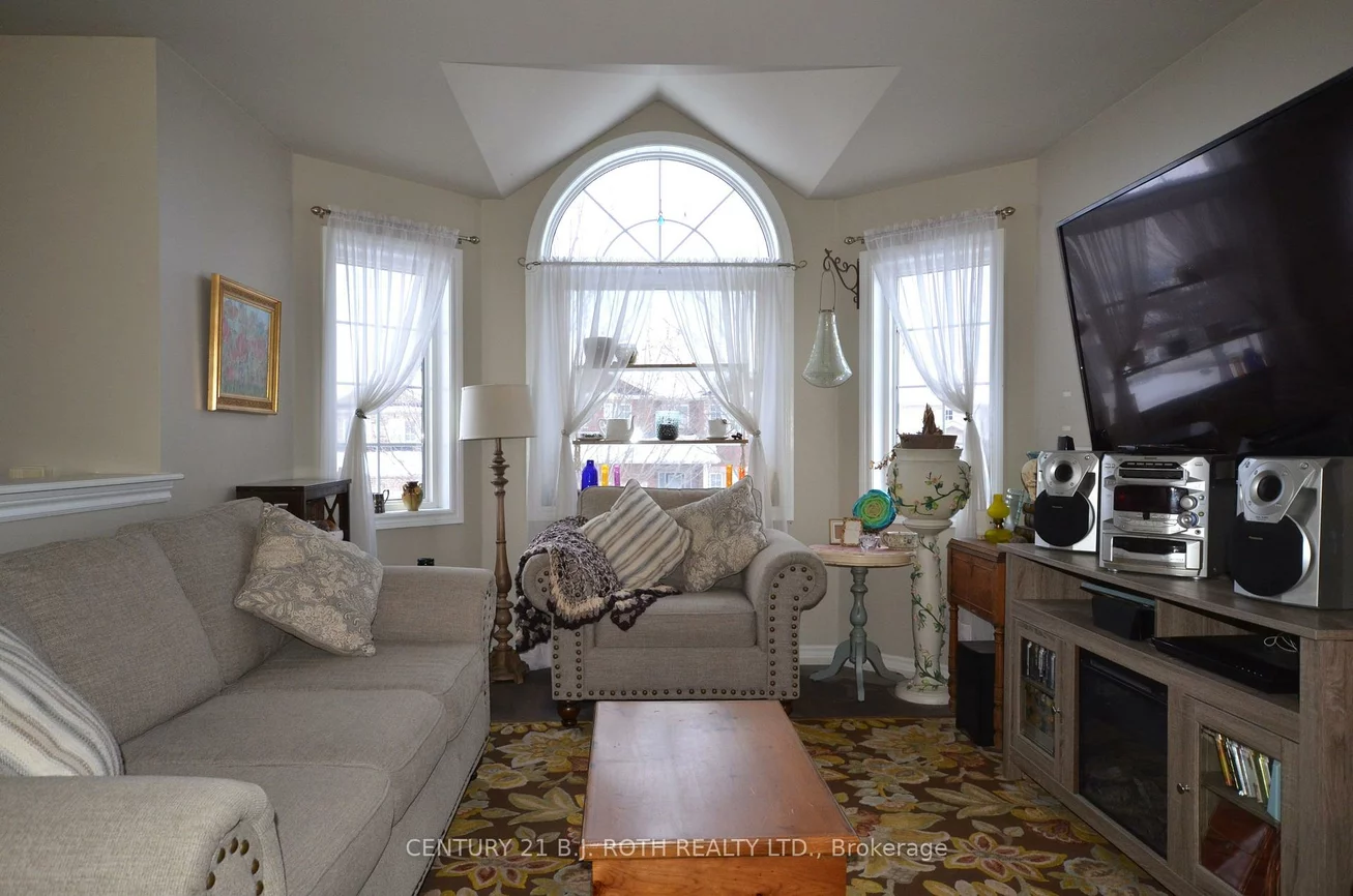 119, Metcalfe, Bradford, Bradford West Gwillimbury