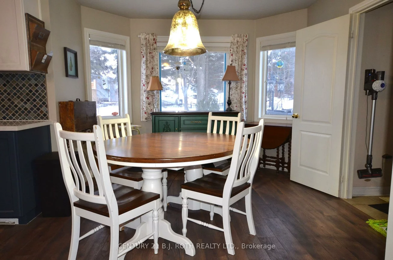 119, Metcalfe, Bradford, Bradford West Gwillimbury