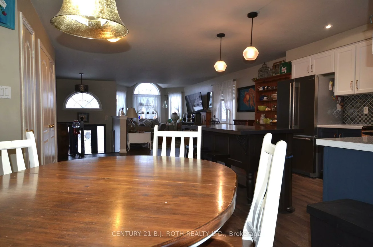 119, Metcalfe, Bradford, Bradford West Gwillimbury