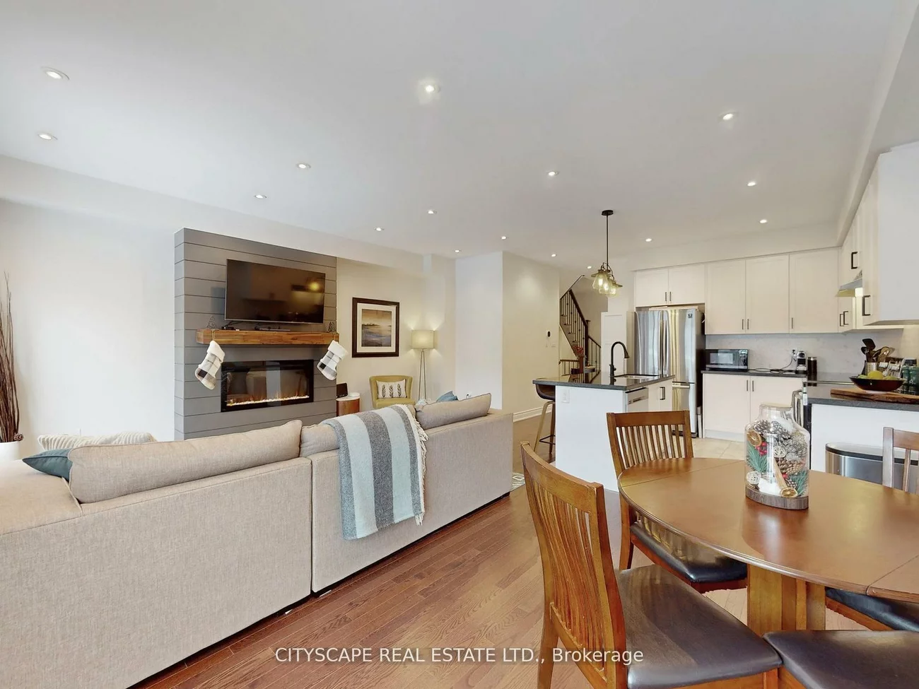 98, Veterans, Bradford, Bradford West Gwillimbury