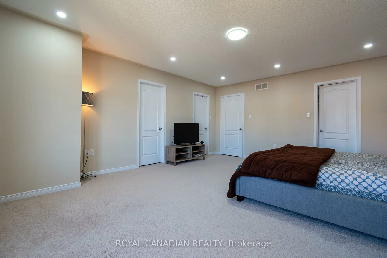 213, Richardson, Bradford, Bradford West Gwillimbury