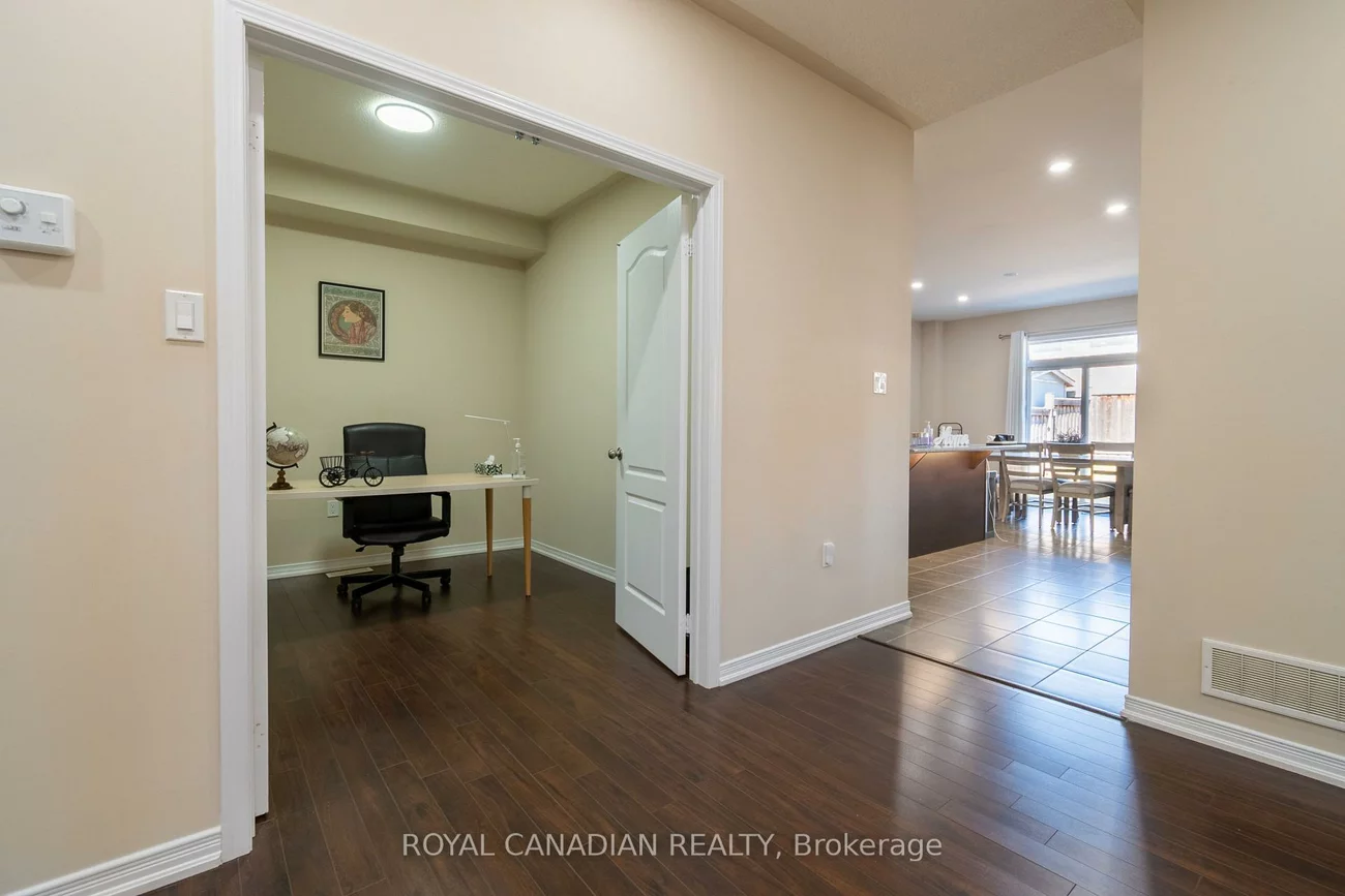 213, Richardson, Bradford, Bradford West Gwillimbury