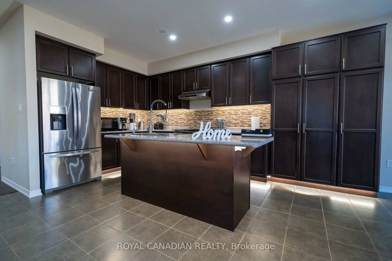 213, Richardson, Bradford, Bradford West Gwillimbury