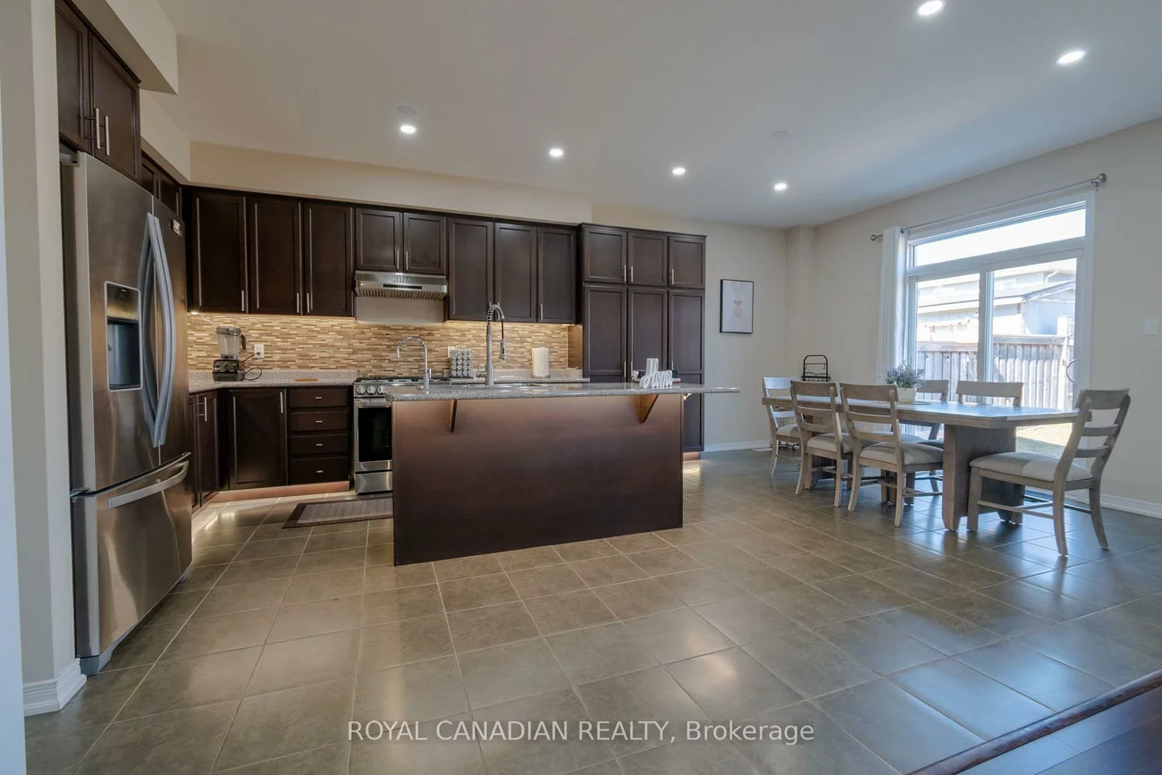 213, Richardson, Bradford, Bradford West Gwillimbury