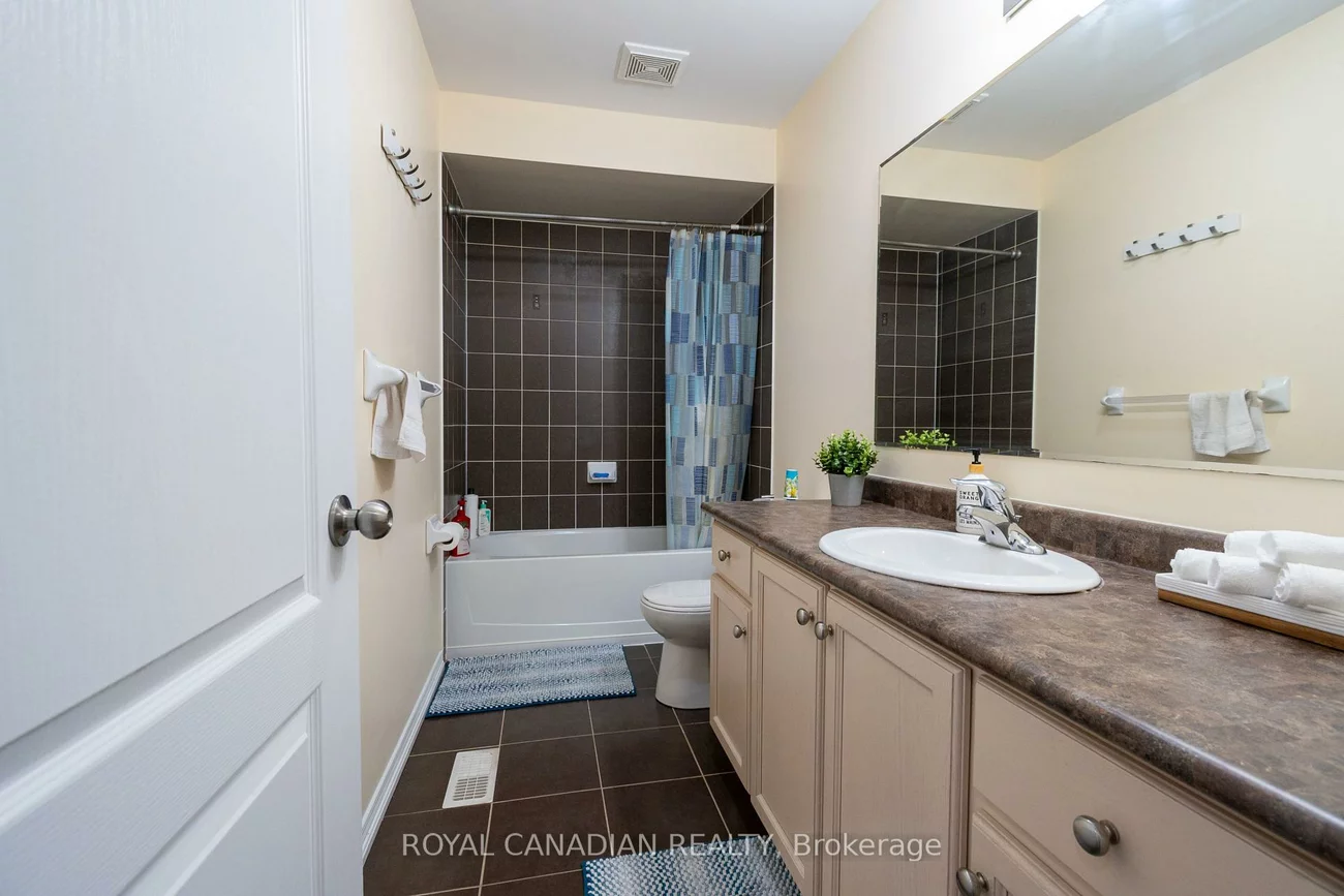 213, Richardson, Bradford, Bradford West Gwillimbury