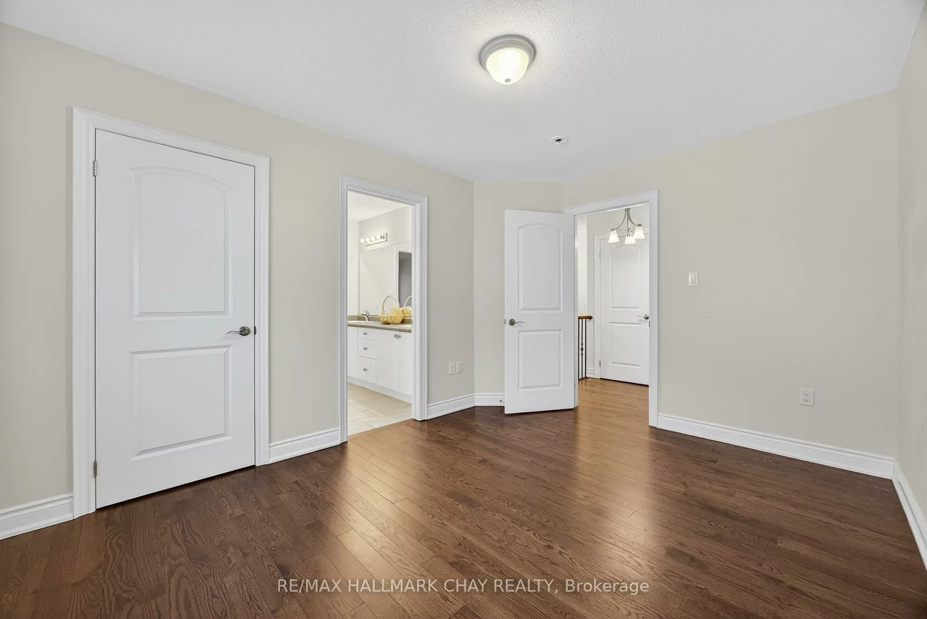 101, Gardiner, Bradford, Bradford West Gwillimbury