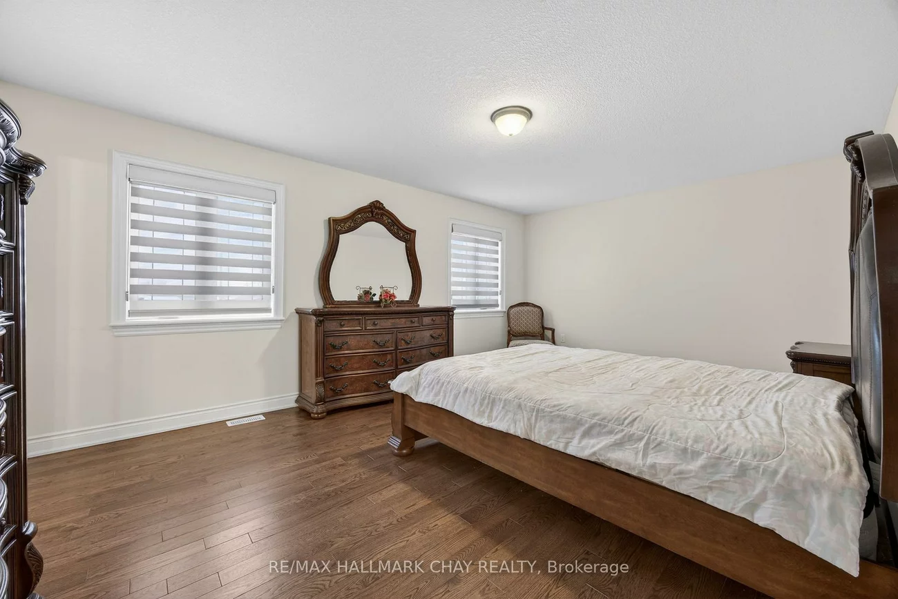 101, Gardiner, Bradford, Bradford West Gwillimbury