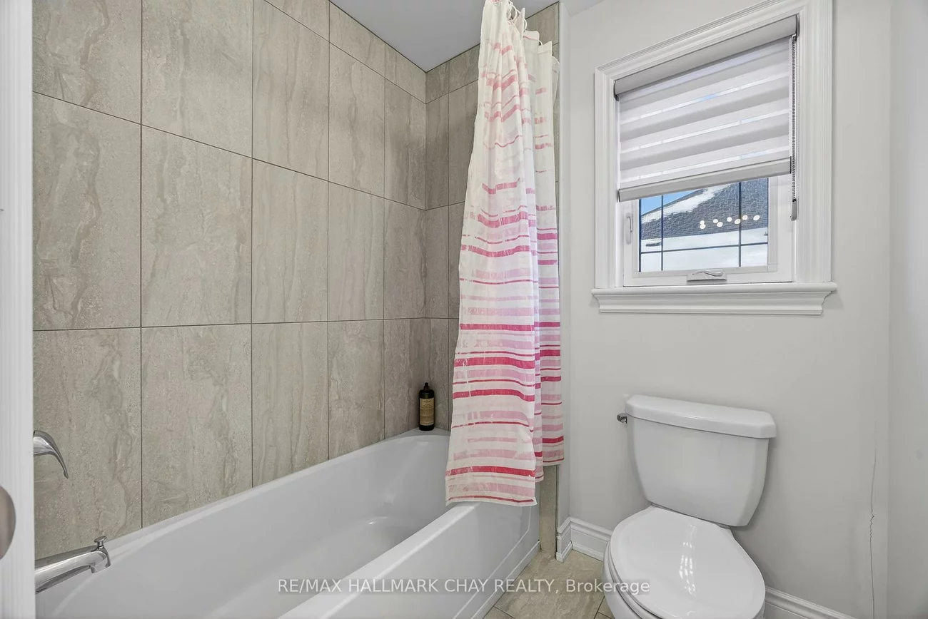 101, Gardiner, Bradford, Bradford West Gwillimbury