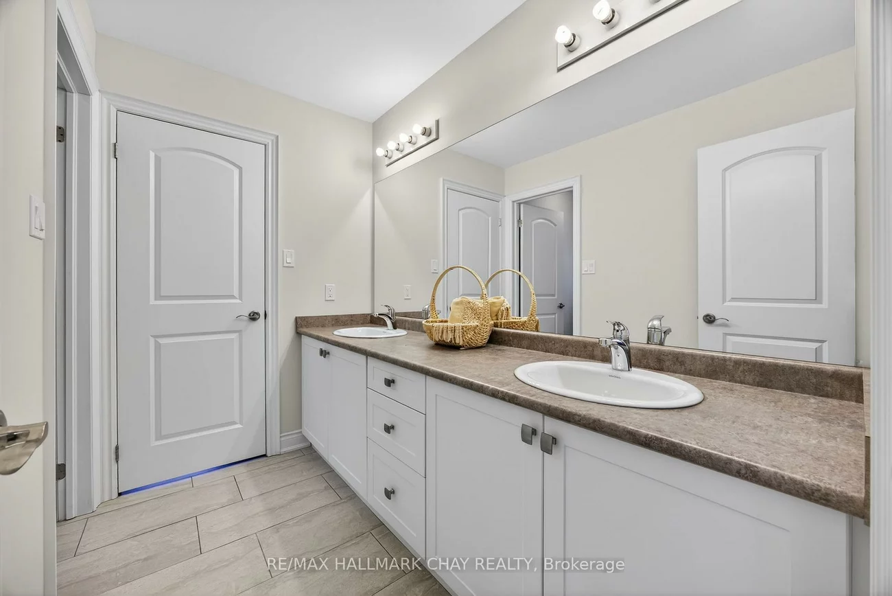 101, Gardiner, Bradford, Bradford West Gwillimbury