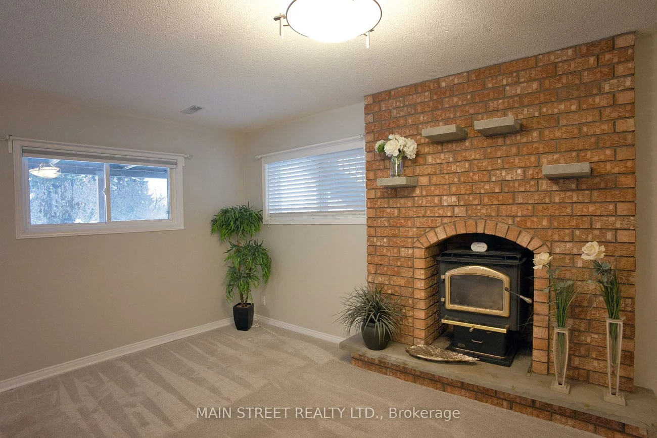 22, Royal, Bradford, Bradford West Gwillimbury