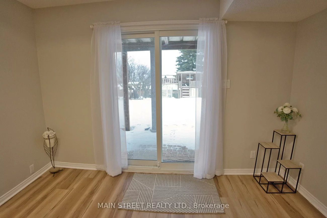 22, Royal, Bradford, Bradford West Gwillimbury