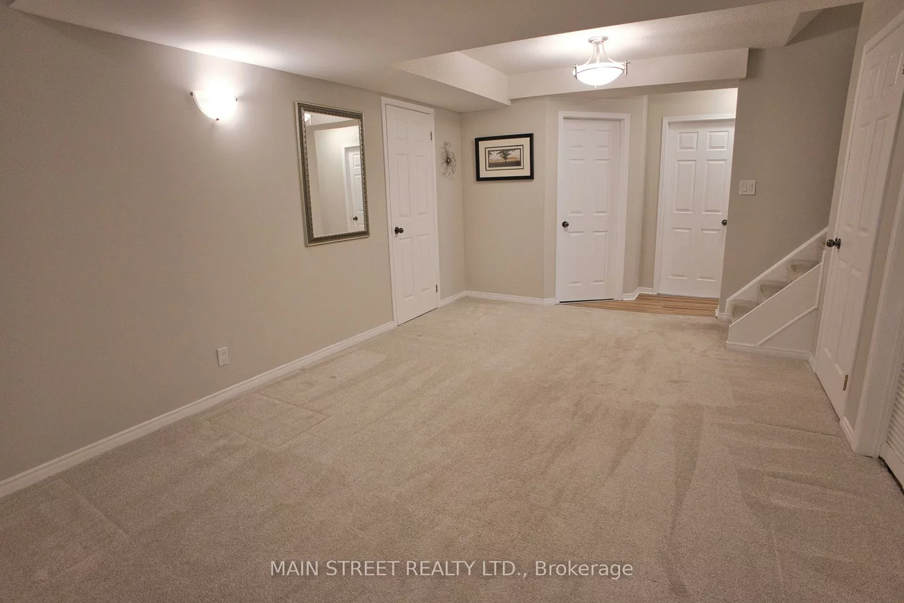 22, Royal, Bradford, Bradford West Gwillimbury