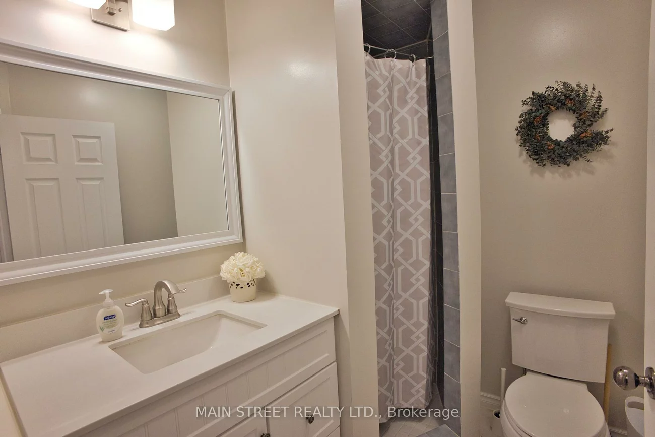 22, Royal, Bradford, Bradford West Gwillimbury