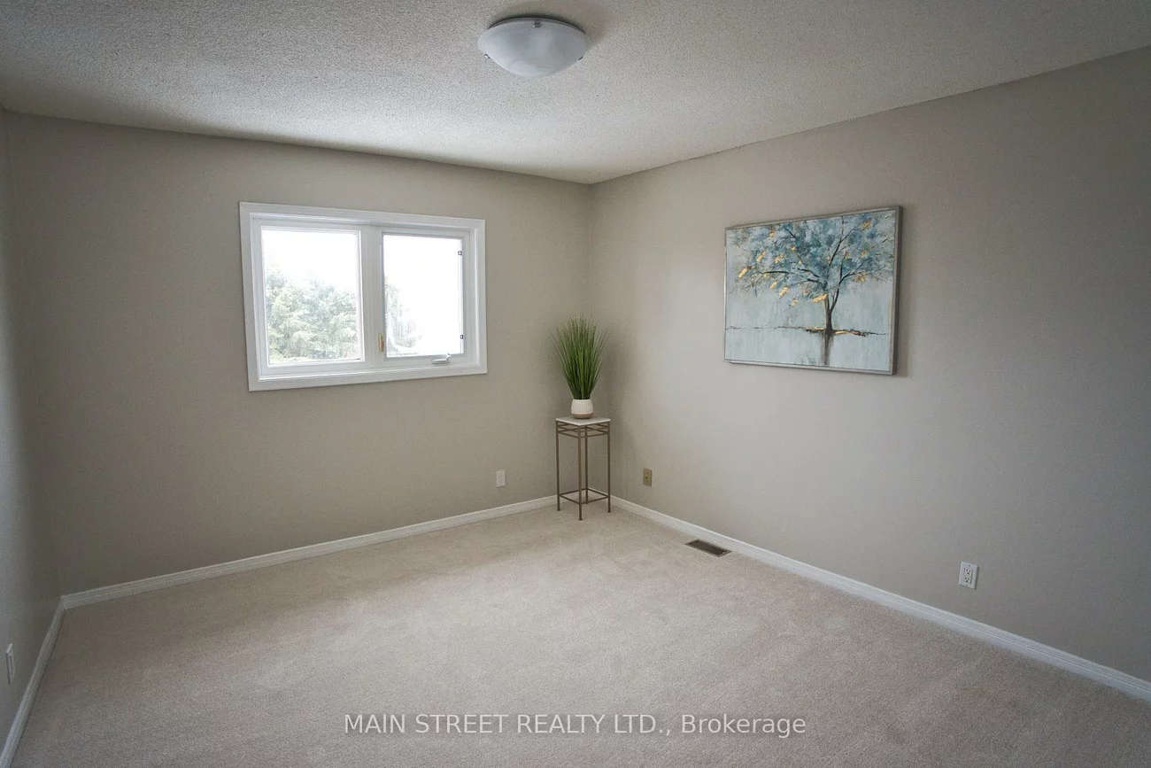 22, Royal, Bradford, Bradford West Gwillimbury