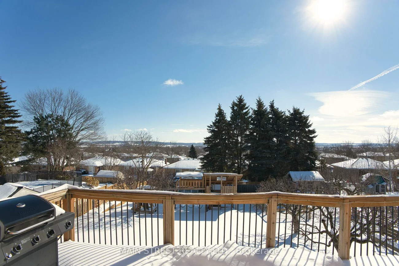 22, Royal, Bradford, Bradford West Gwillimbury