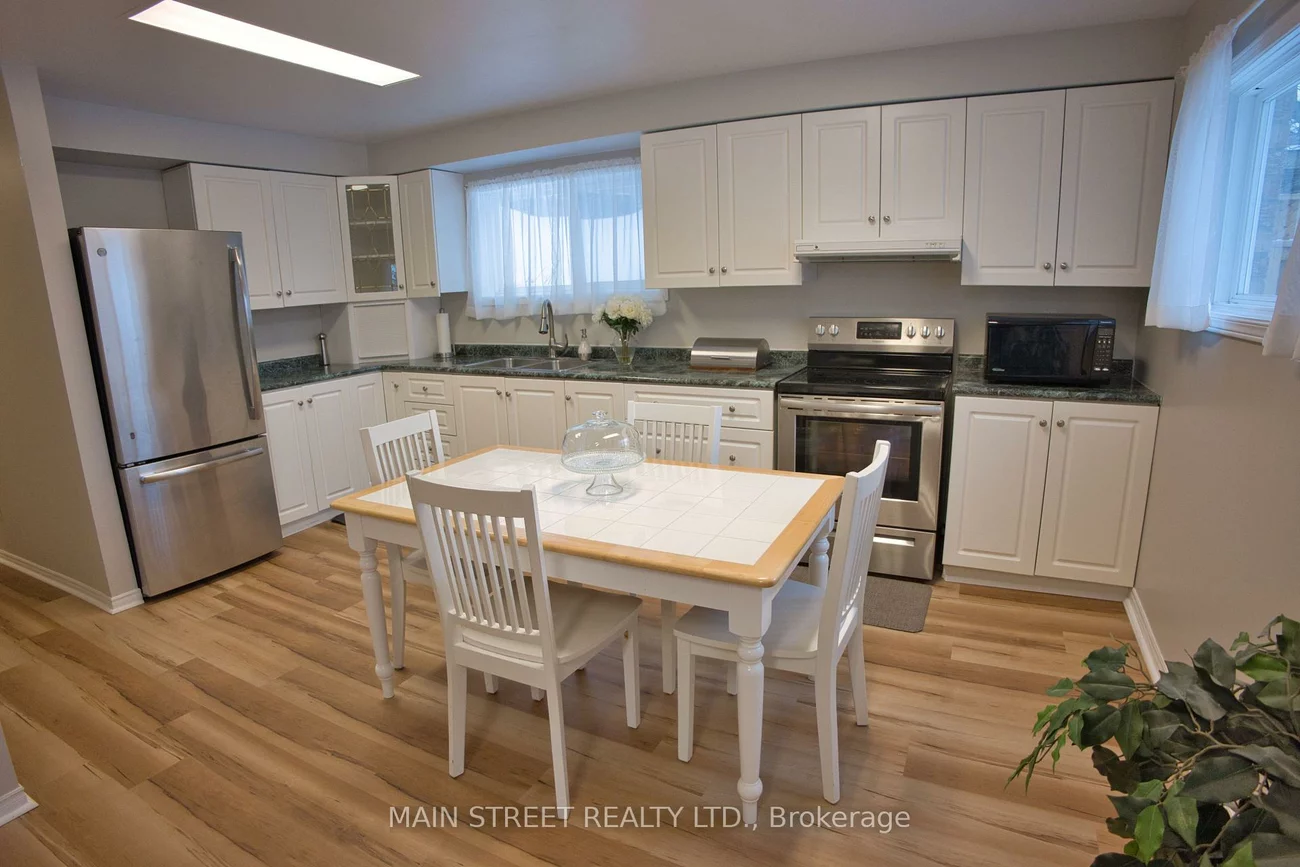 22, Royal, Bradford, Bradford West Gwillimbury