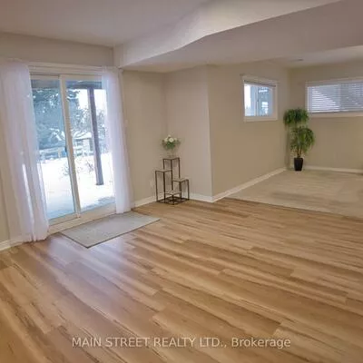 22, Royal, Bradford, Bradford West Gwillimbury