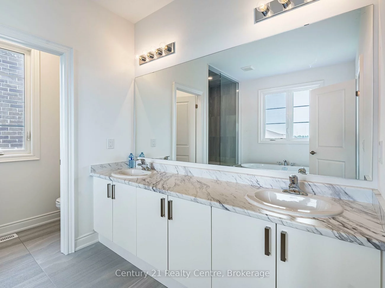 26, Hearn, Bond Head, Bradford West Gwillimbury