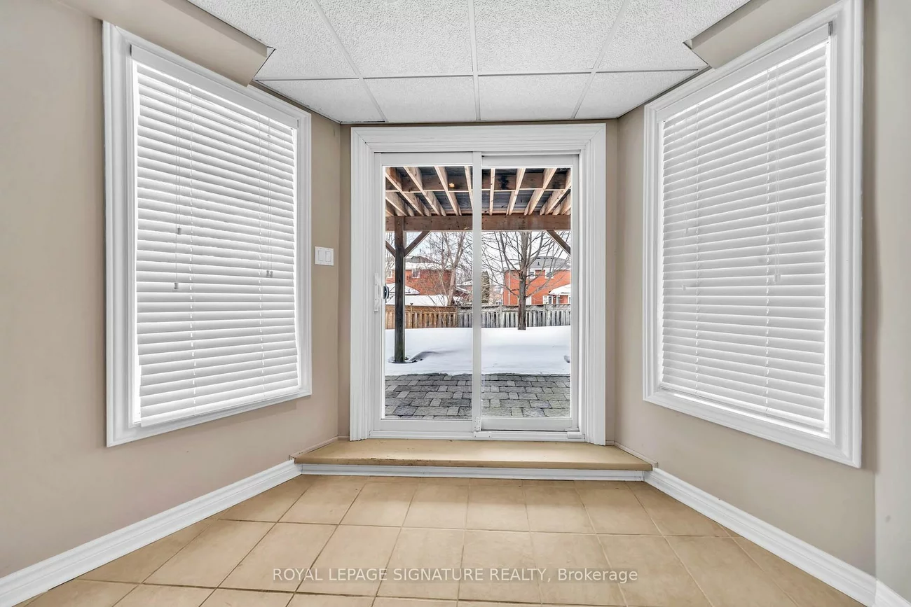 22, Stoddart, Bradford, Bradford West Gwillimbury