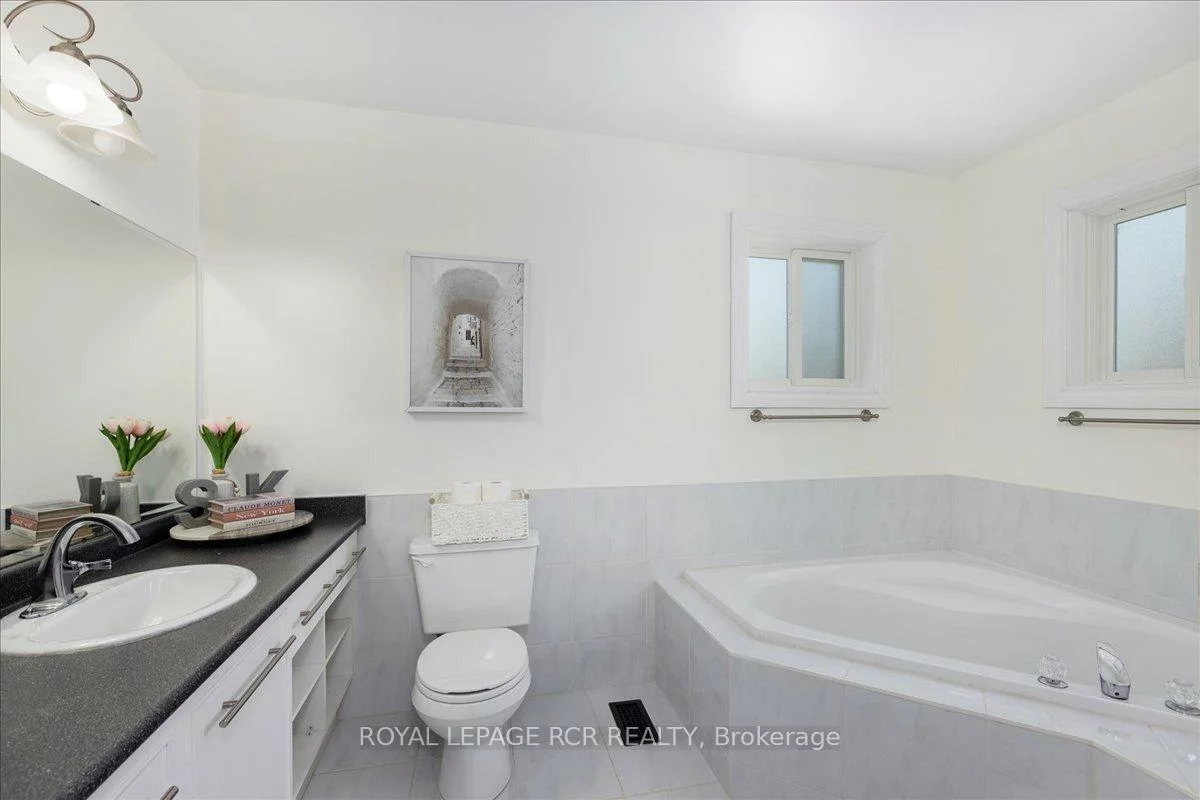 56, Noble, Bradford, Bradford West Gwillimbury