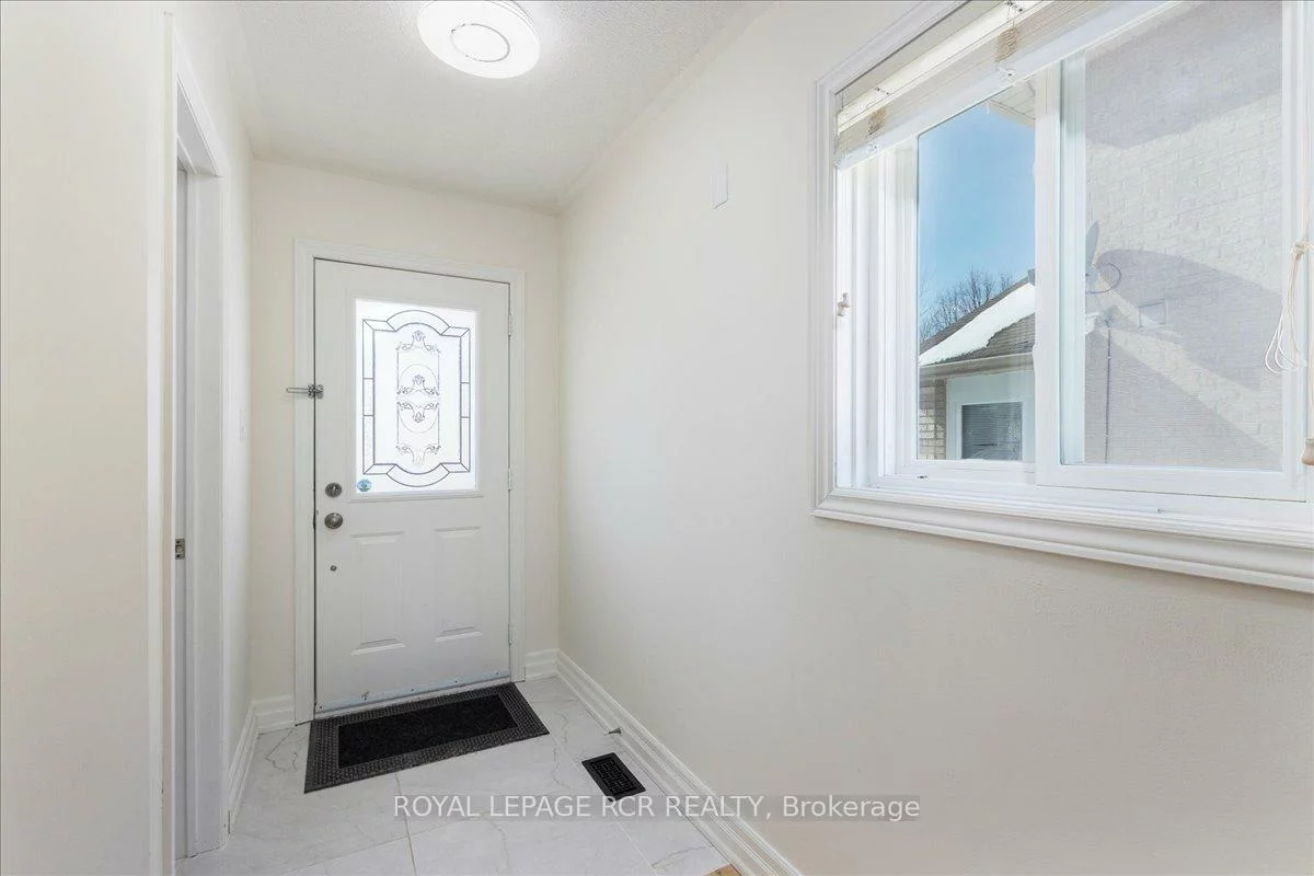 56, Noble, Bradford, Bradford West Gwillimbury