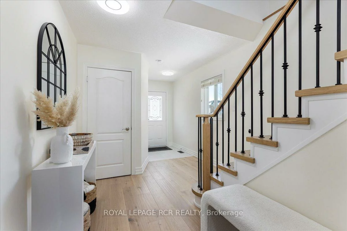 56, Noble, Bradford, Bradford West Gwillimbury