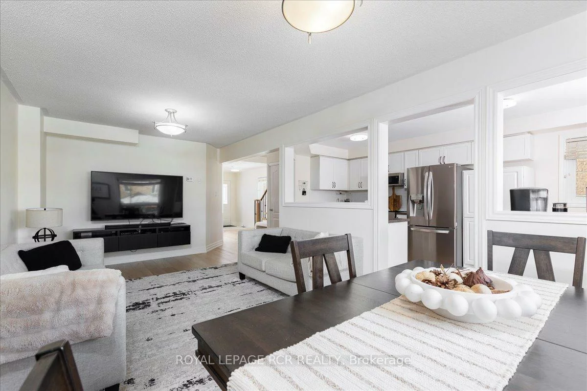 56, Noble, Bradford, Bradford West Gwillimbury