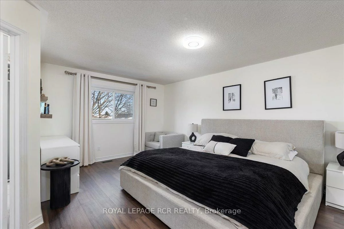 56, Noble, Bradford, Bradford West Gwillimbury