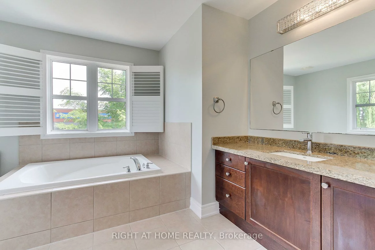 468, Langford, Bradford, Bradford West Gwillimbury