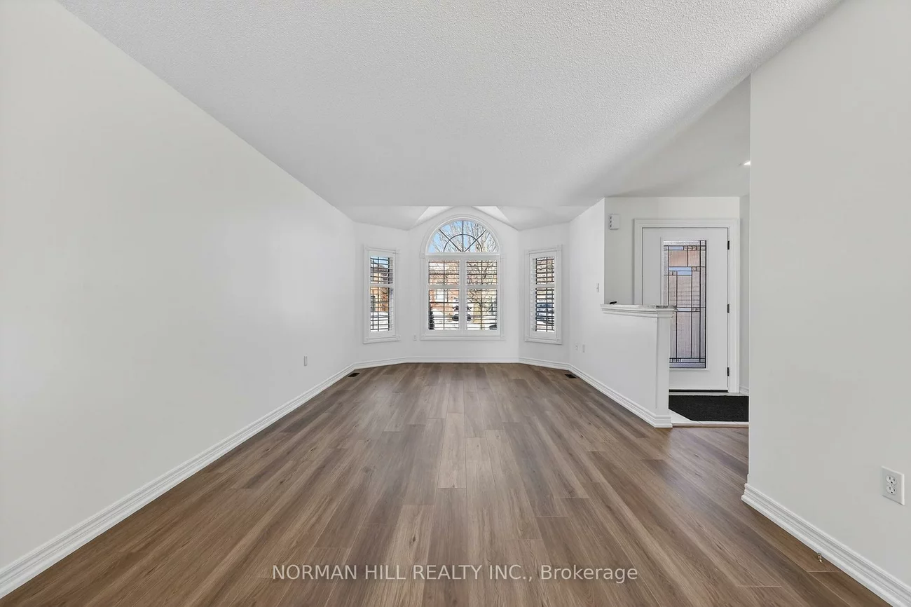 130, Metcalfe, Bradford, Bradford West Gwillimbury