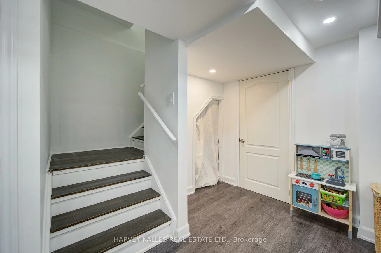 223, Orr, Bradford, Bradford West Gwillimbury