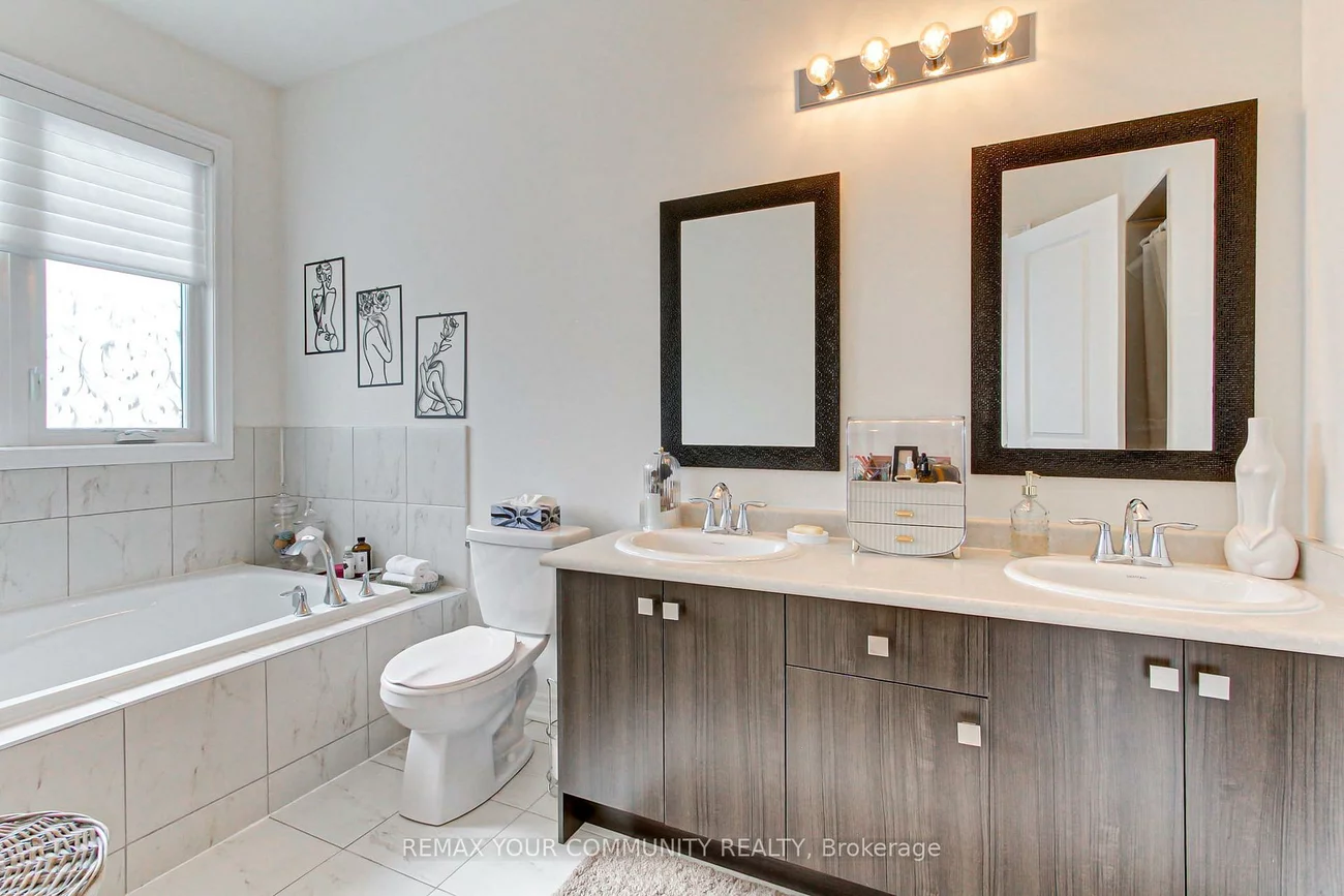 47, Blackwell, Bradford, Bradford West Gwillimbury